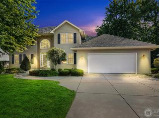 101 E Dells Rd, Silver Lake, WI 53170