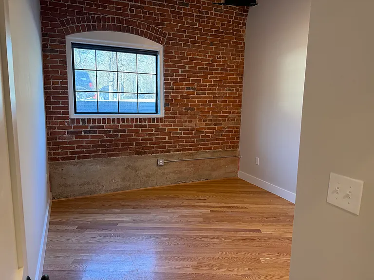 1665 Main Street — Photo 25
