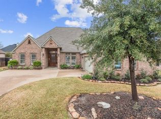 3310 Woodcrest Dr, Bryan, TX 77802