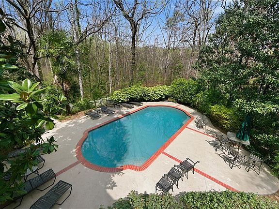 2nd image of 220 Morgan Farm Dr