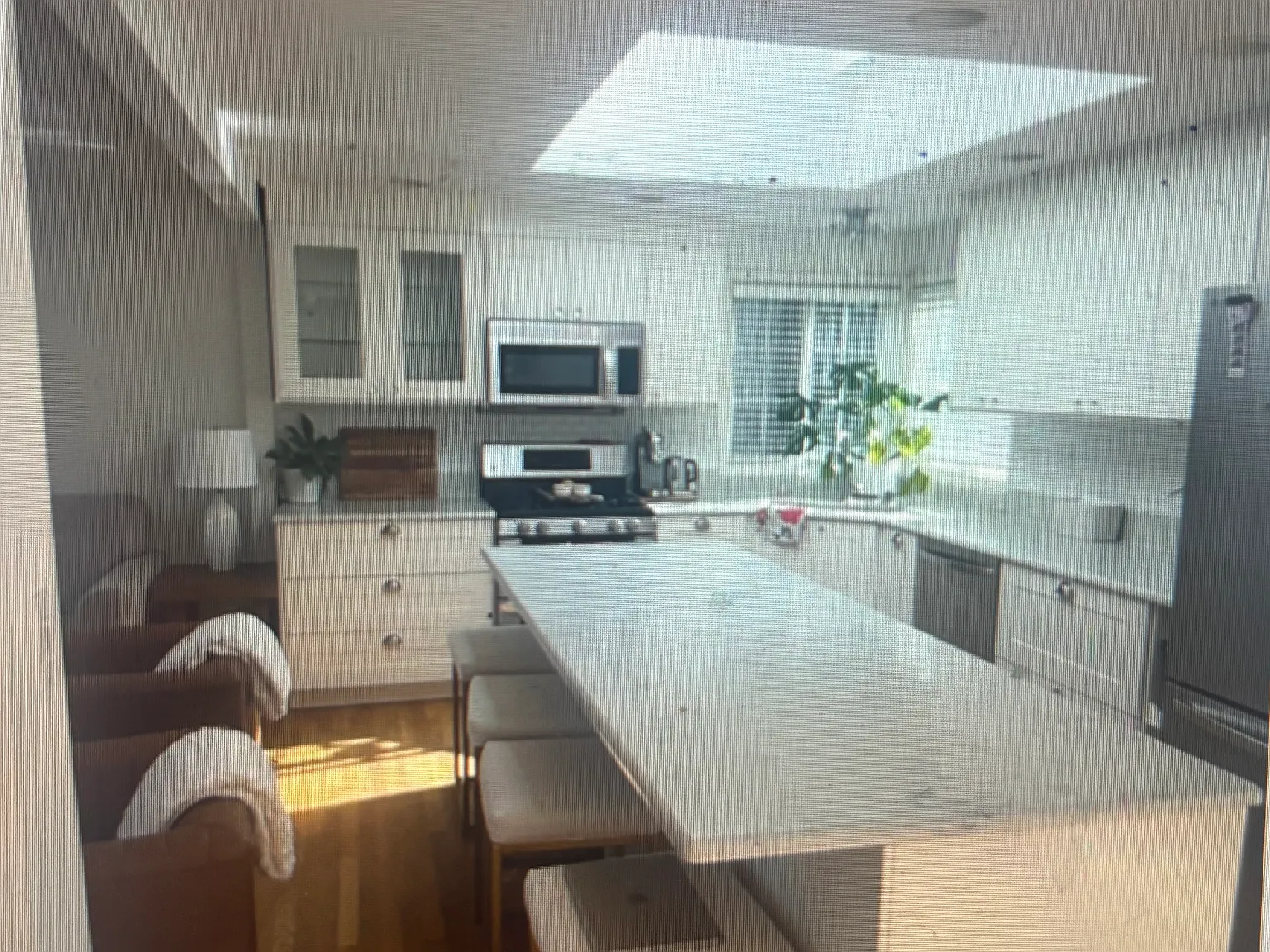 4 bed, 1800 sqft, $4,200 — Photo 3