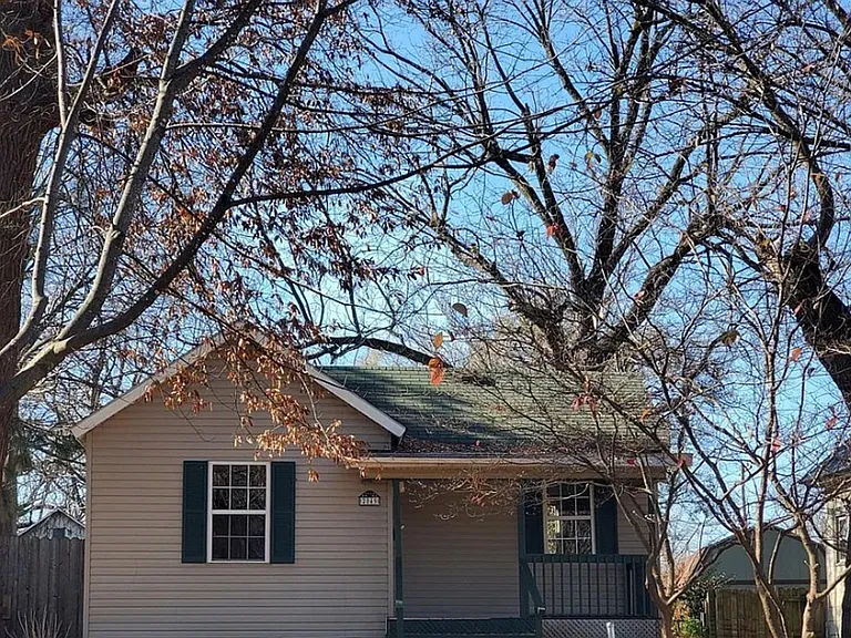 2049 N Benton Ave — Photo 2