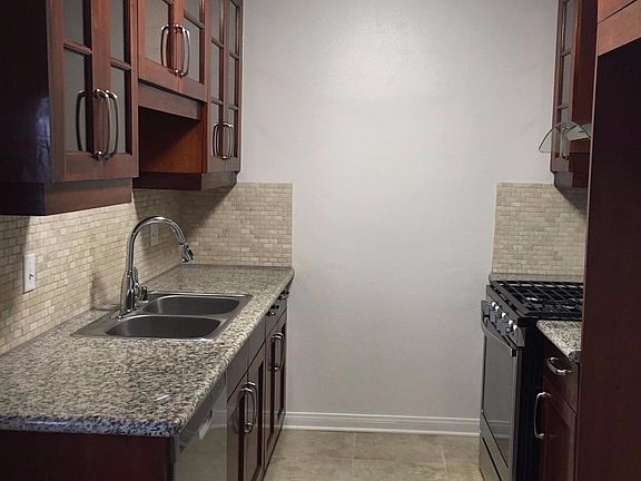 3rd image of 3220 Altura Ave APT 338