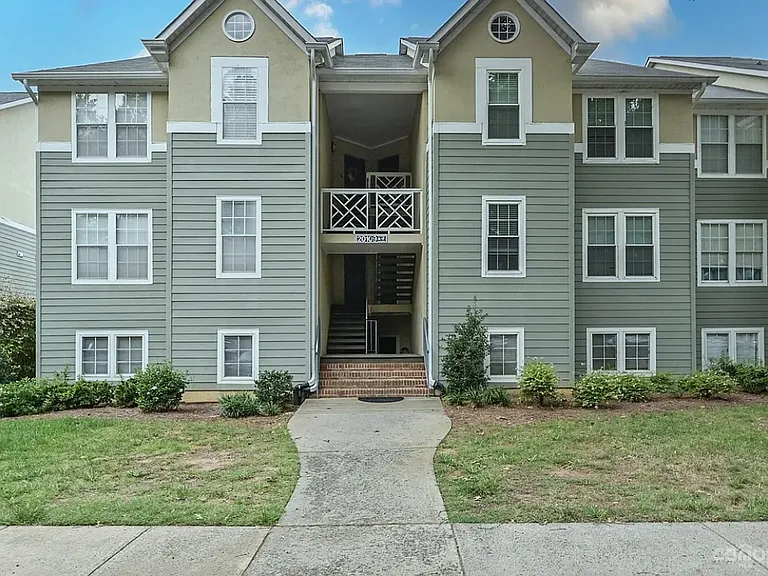 20109 Henderson Rd #D — Photo 1