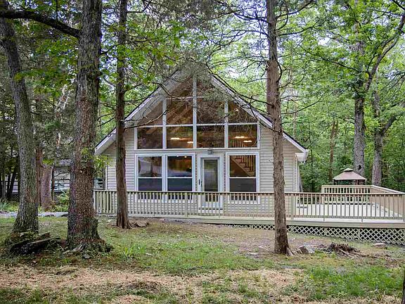 2nd image of 2319 Mountain Dr