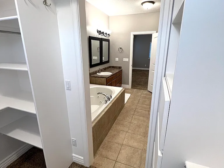 2254 N 1560 W — Photo 18