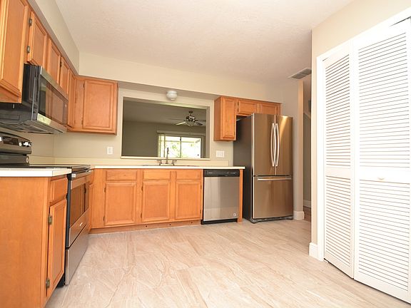2nd image of 281 Woodgreen Ln