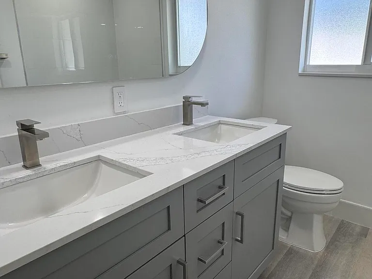 28 SW 9th Ave — Photo 10