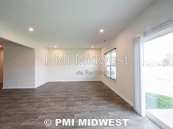 5th image of 10828 Penwell Way