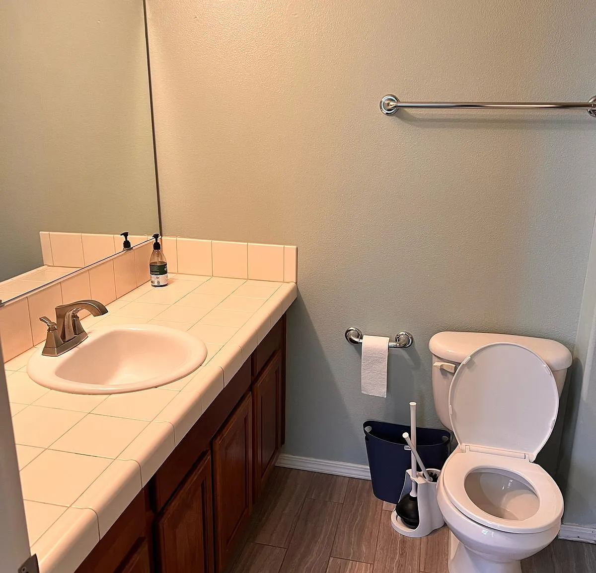 4 bed, 2.5 bath, 1900 sqft, $1,150 — Photo 4