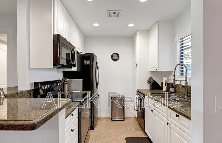 1050 E Ramon Rd — Photo 6