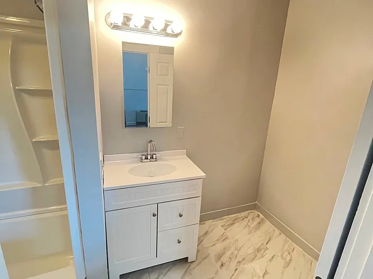 119-121 Greenwood St #2 — Photo 9