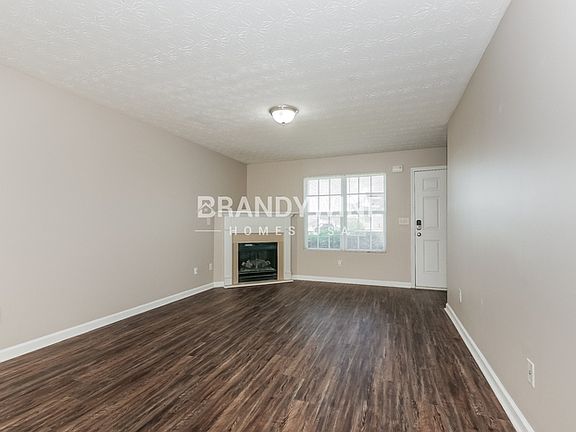 4th image of 621 Carlton Pointe Dr
