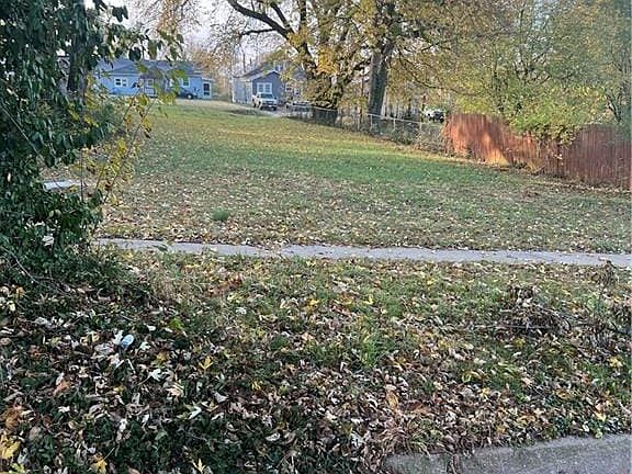 2nd image of 817 Franklin Ave