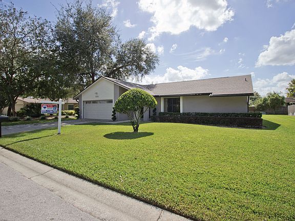 2nd image of 122 E Berkshire Cir