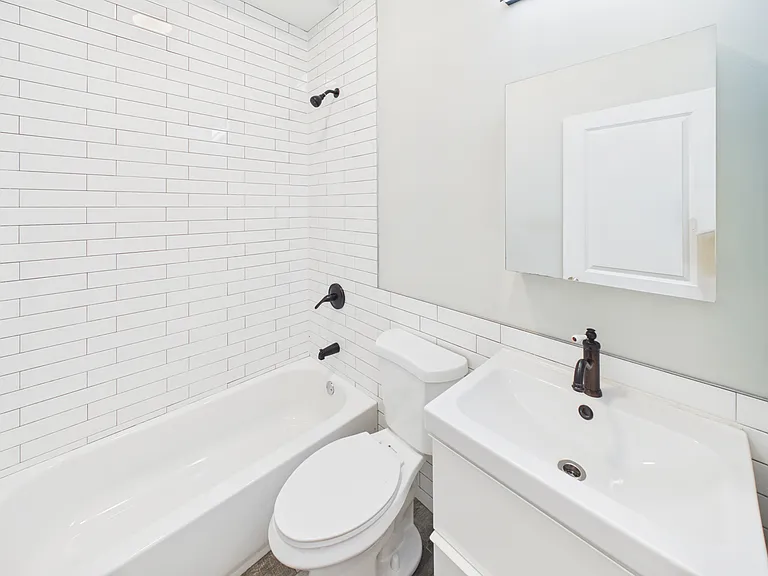 2819 W 25th St #1 — Photo 13