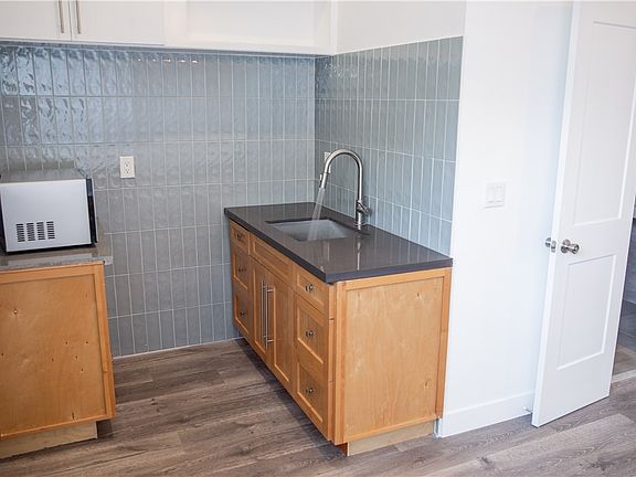 5th image of 5908 Atlantic Ave Unit F