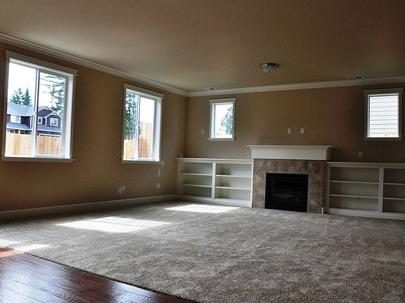 5th image of 3921 20th Ave NE