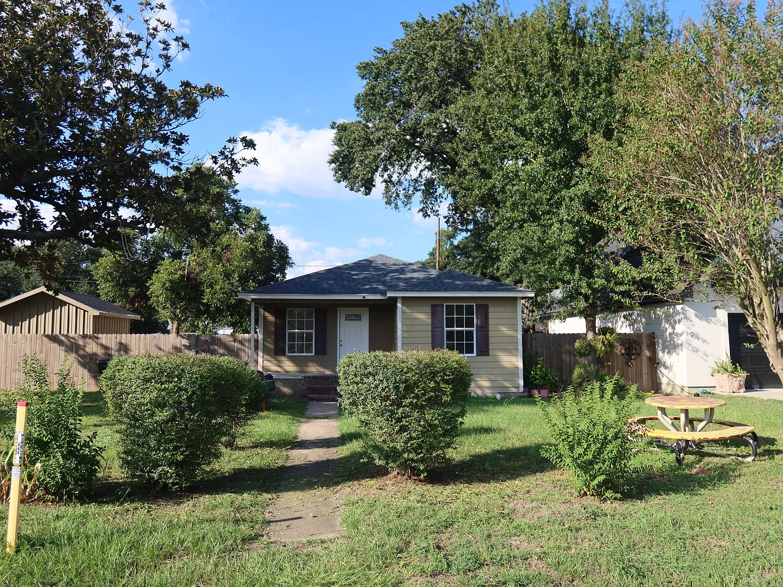 4 bed, 1363 sqft, $1,700 — Photo 1