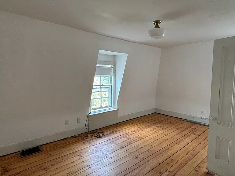 219 Washington St #12 — Photo 13