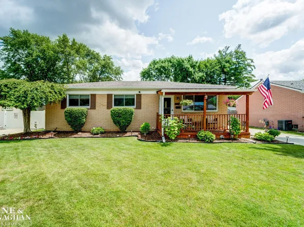 925 Georgia Ave, Marysville, MI 48040