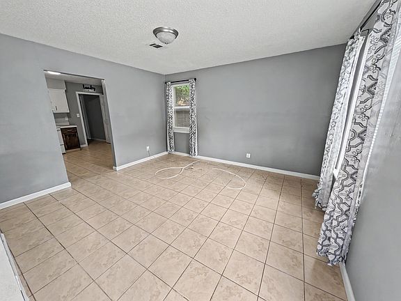 5th image of 1007 Winton Ave #B
