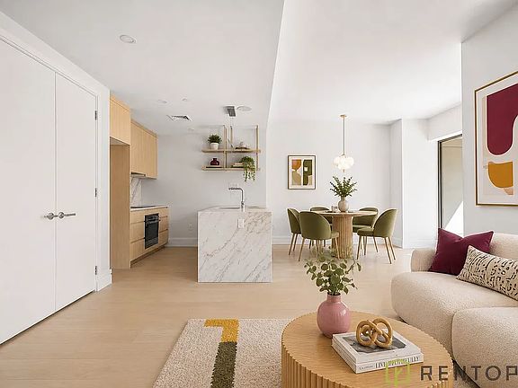 2nd image of 960 Franklin Ave #267