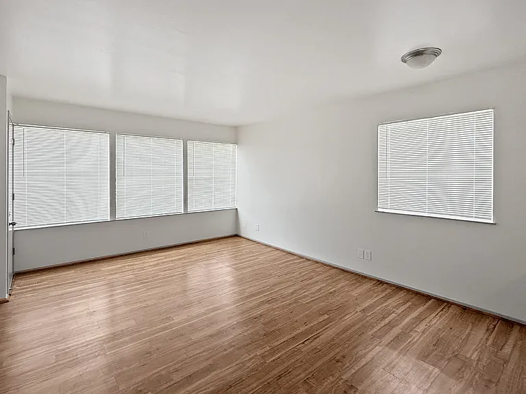 3600 Dimond — Photo 15