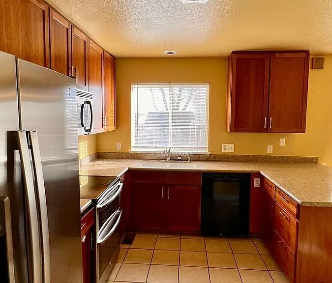 1408 Marigold Dr — Photo 5