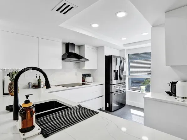 2723 NE 164th St #77, North Miami Beach, FL 33160