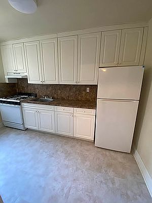5th image of 143-23 Barclay Ave APT 5B