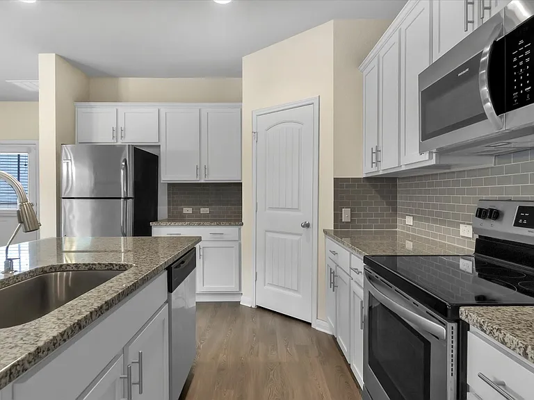 1013 Gaelic Dr — Photo 7