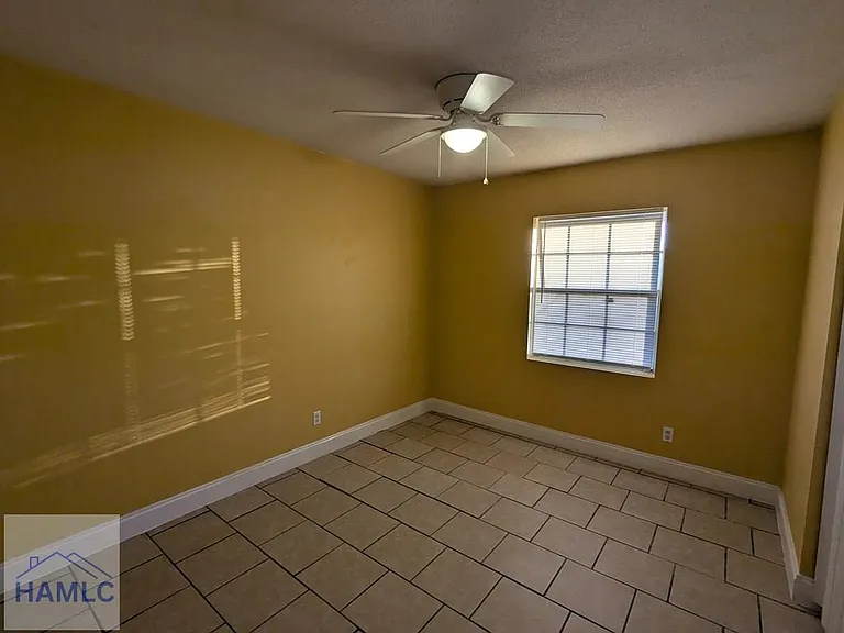 599 Olive St — Photo 9
