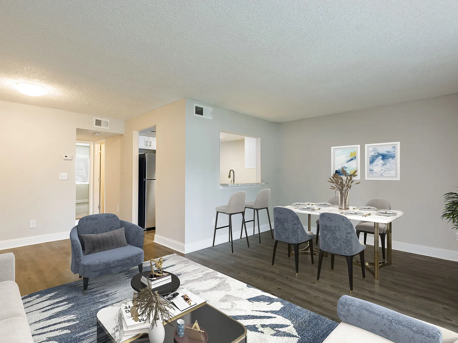 Silver Palms Apartments — Photo 2