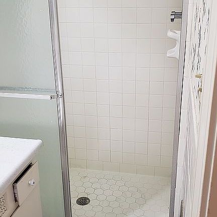 3rd image of 12 Sandown Ln