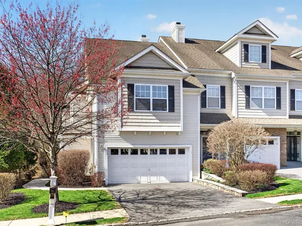 38 Putters Way, Middletown, NY 10940