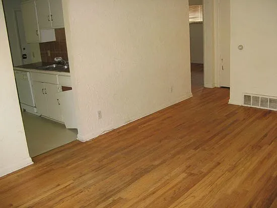 2233 W Parkhill Ave — Photo 4