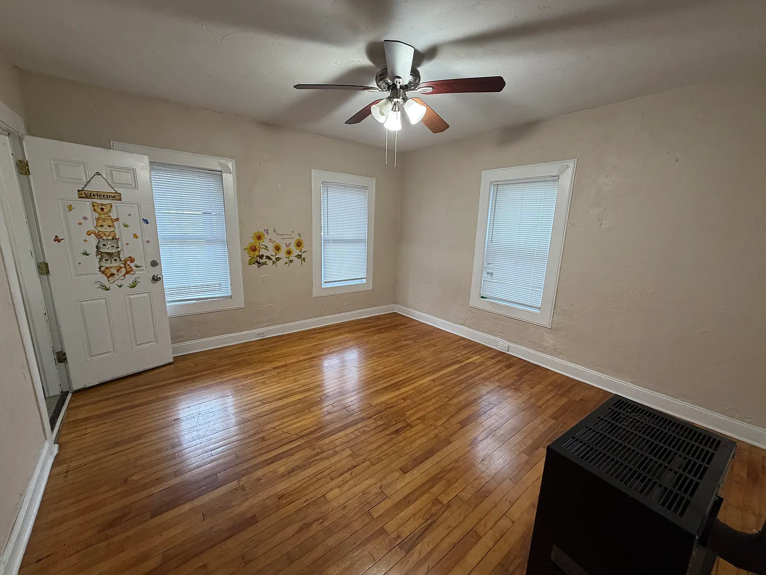 2 bed, 800 sqft, $2,000 — Photo 3