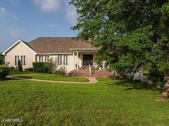3rd image of 2748 Foxdale Dr