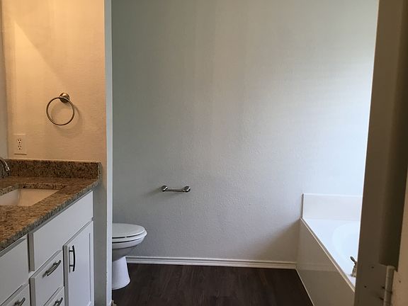 5th image of 2309 Glenhaven Dr