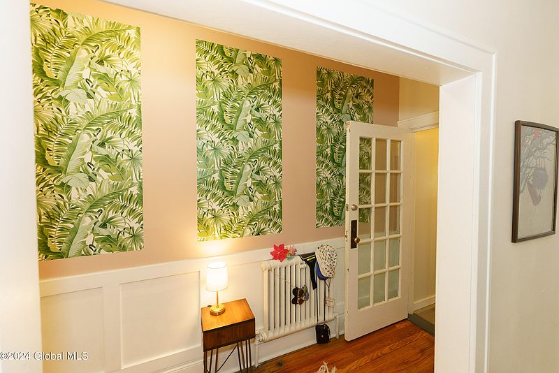 3rd image of 52 Forest Avenue