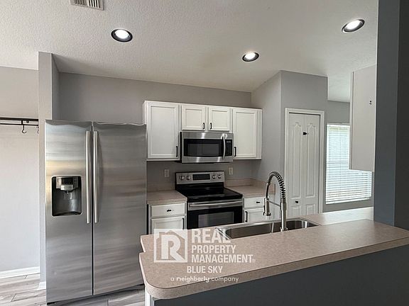 3rd image of 5238 Gato Del Sol Cir