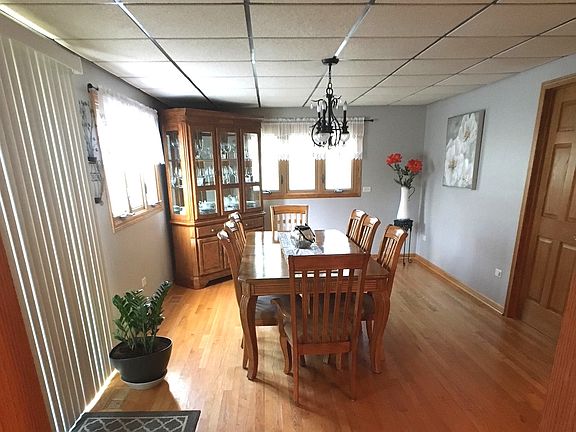 3rd image of 100 N Oak Ave