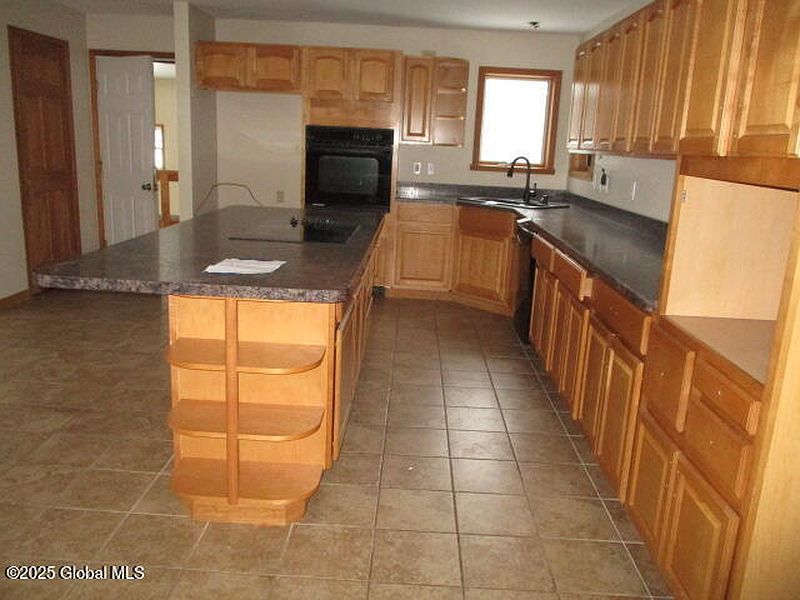 5th image of 38 Smith Street