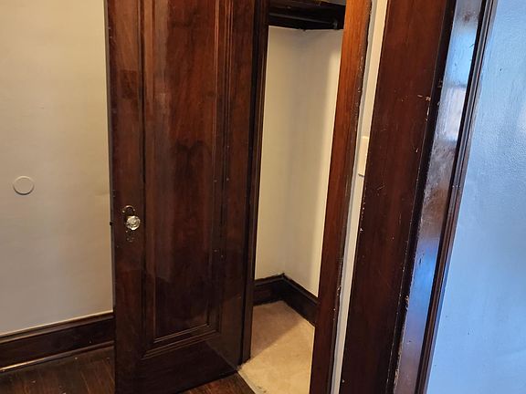 Entryway closet