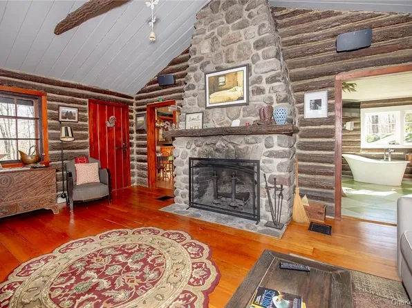 892 Duell Rd, Stanfordville, NY 12581