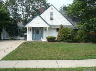 203 Orchid Rd, Levittown, NY 11756