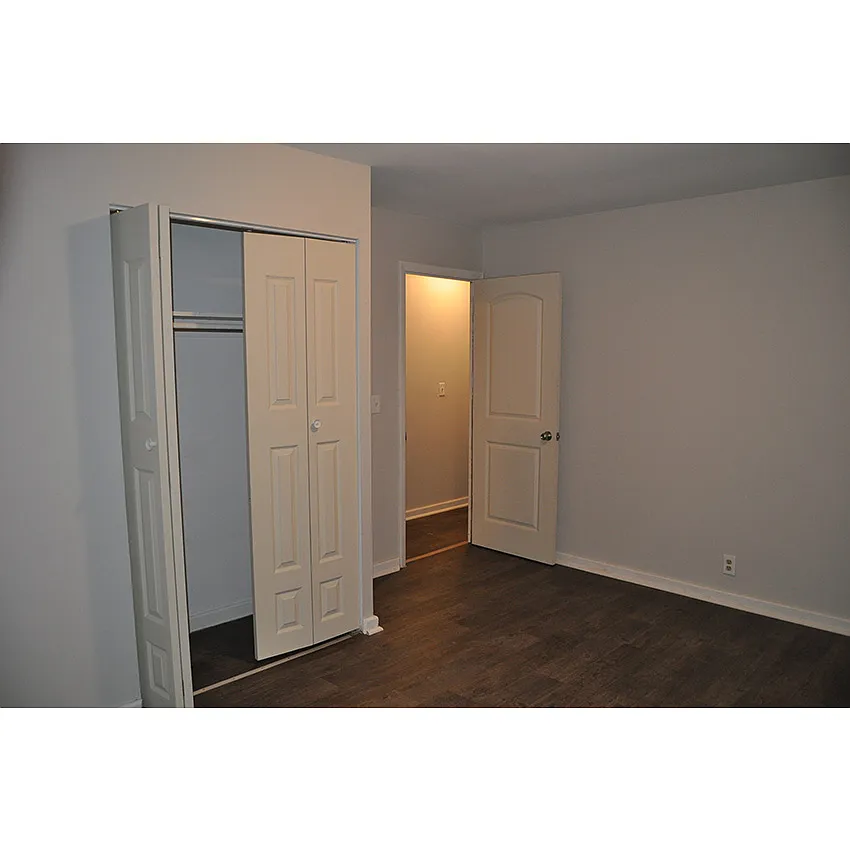 Building Photo - 1703 Deerwood Dr