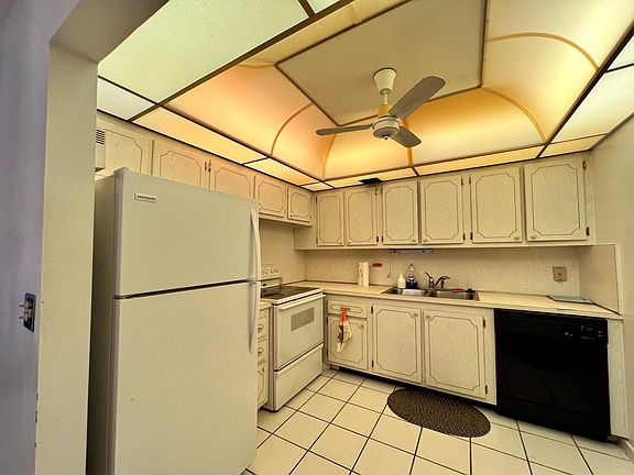 3rd image of 151 Wellington H