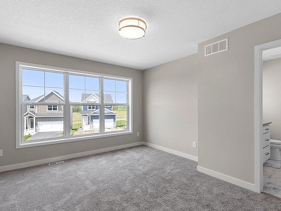 3rd image of 909 Dayton Ave